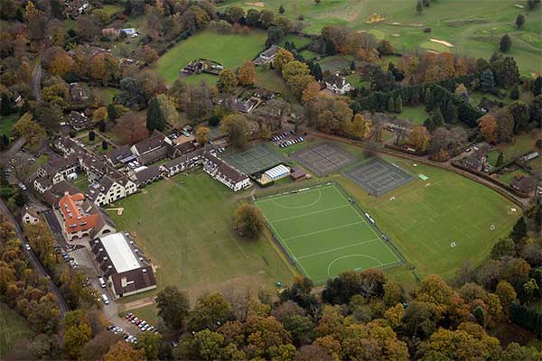Stage Verano del 11 al 24 de Julio en el Prior's Field School, a 30 minutos del centro de Londres. Plazas limitadas.