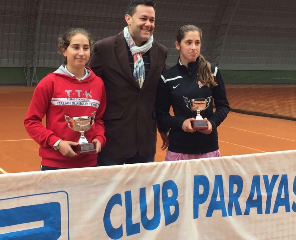 La jugadora de la UEM Laura López cayó en la final del Campeonato de Cantabria Cadete 2016.
