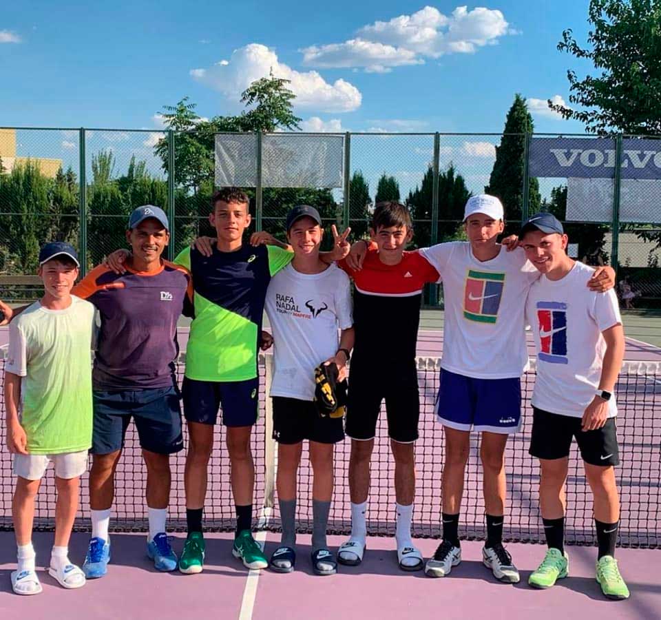El equipo Cadete Masculino de la Universidad Europea tercer puesto en el Campeonato de Madrid. Escuela Alto Rendimiento de Tenis El equipo Cadete Masculino de la Universidad Europea tercer puesto en el Campeonato de Madrid. Escuela Alto Rendimiento de Tenis