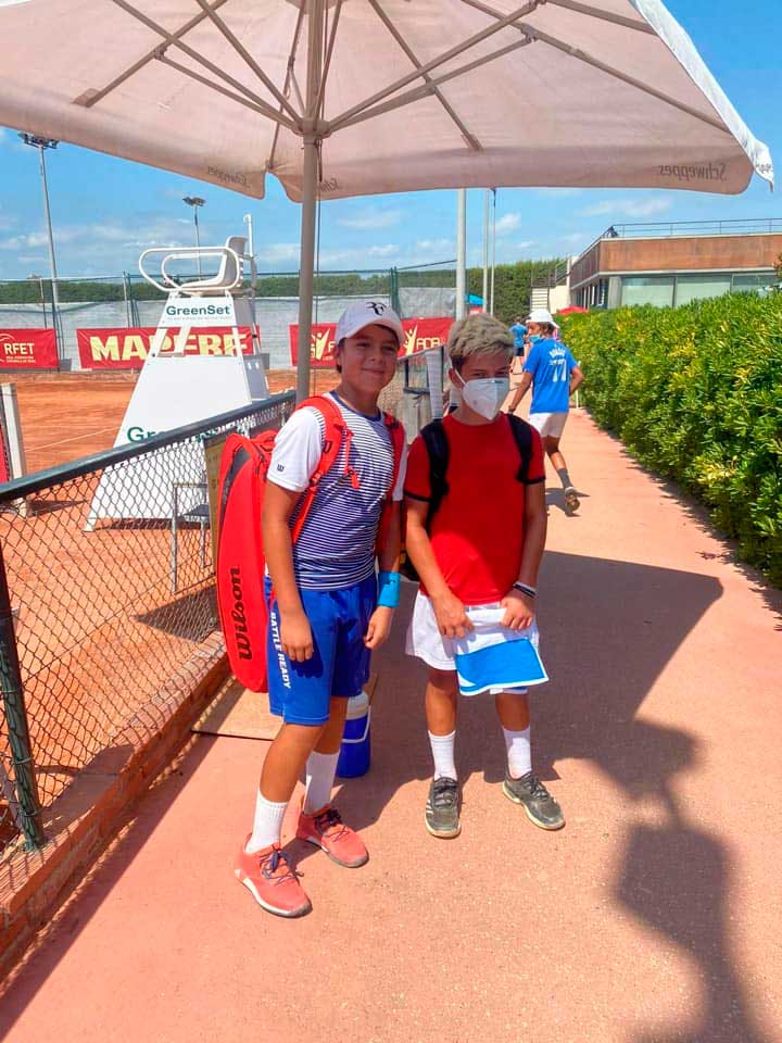 Adrián Oltean alcanza las semifinales del Campeonato de España Alevín. Escuela de Alto Rendimiento de Tenis Adrián Oltean alcanza las semifinales del Campeonato de España Alevín. Escuela de Alto Rendimiento de Tenis