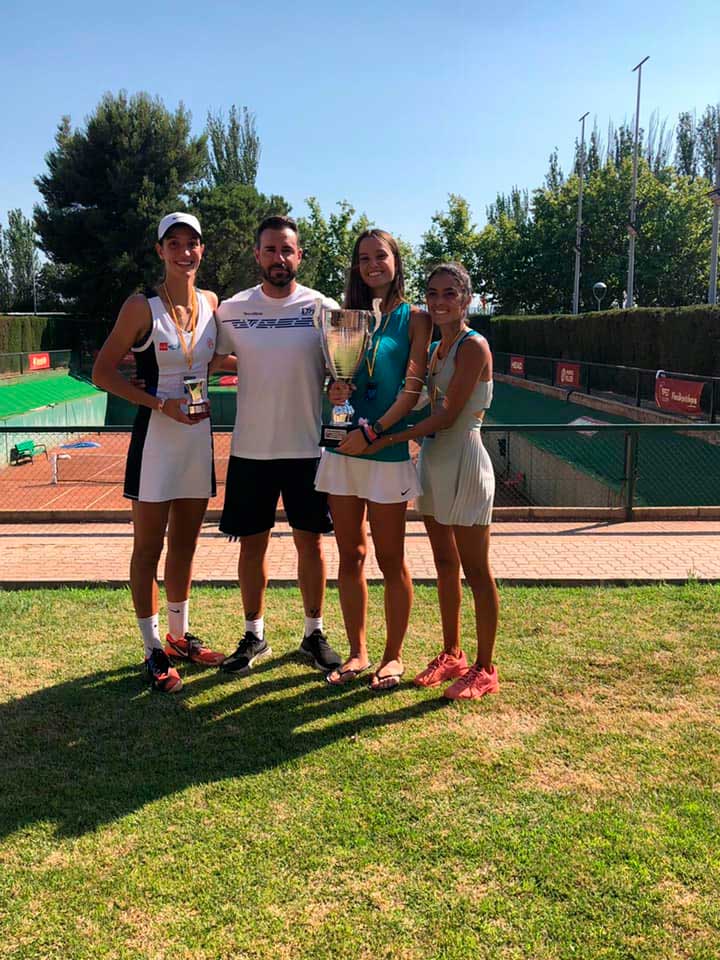 Finalistas del Campeonato de España por equipos Junior. Escuela de Alto Rendimiento de Tenis