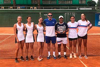 El equipo junior femenino Campeón de Madrid en primera división