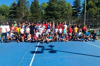 Foto de grupo. Campus Tecnificación Julio 2022. Escuela de Alto Rendimiento de Tenis de la UE