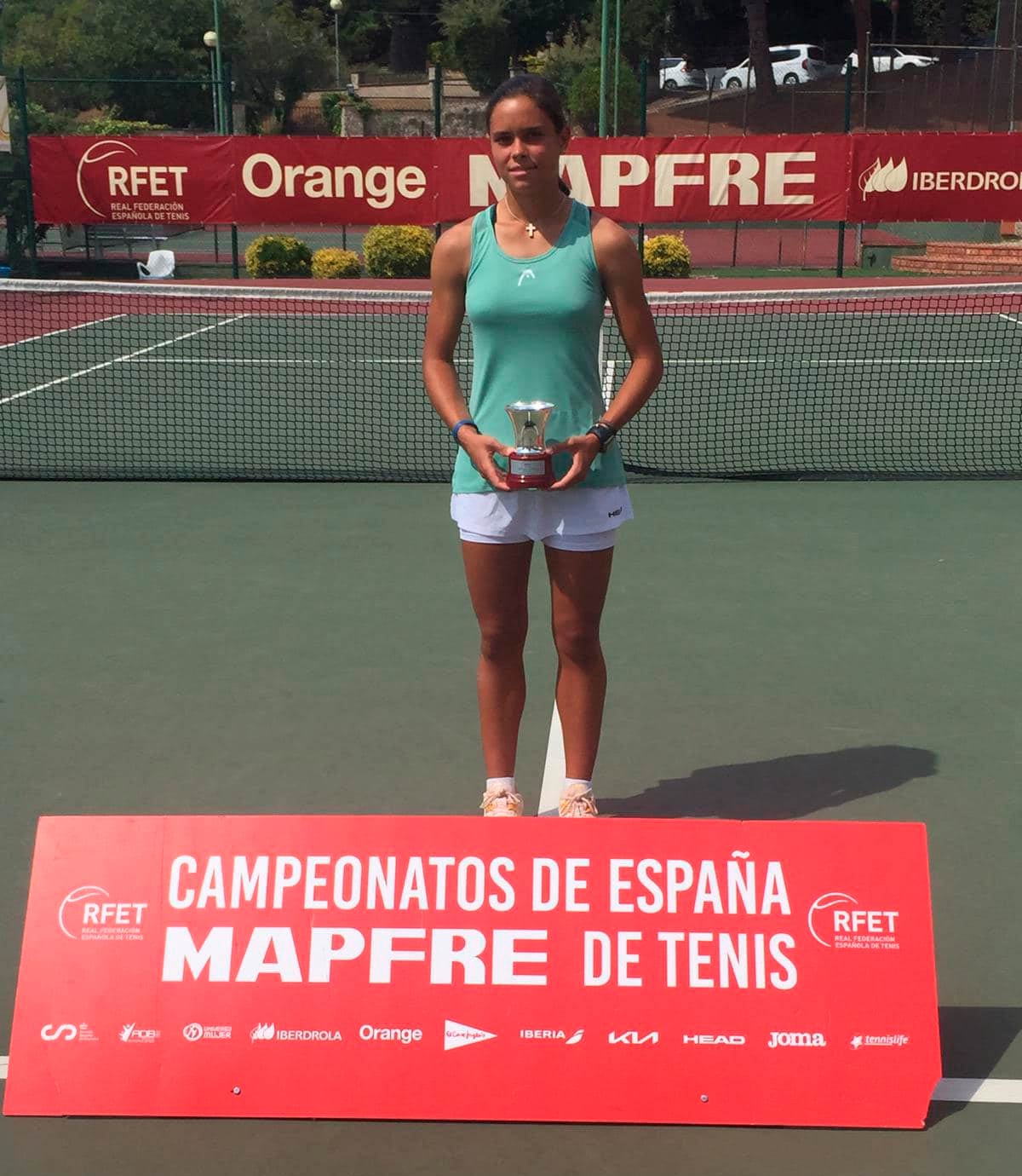 María García Cid, campeona de España Junior. Escuela de Alto Rendimiento de Tenis de la UE María García Cid, campeona de España Junior. Escuela de Alto Rendimiento de Tenis de la UE