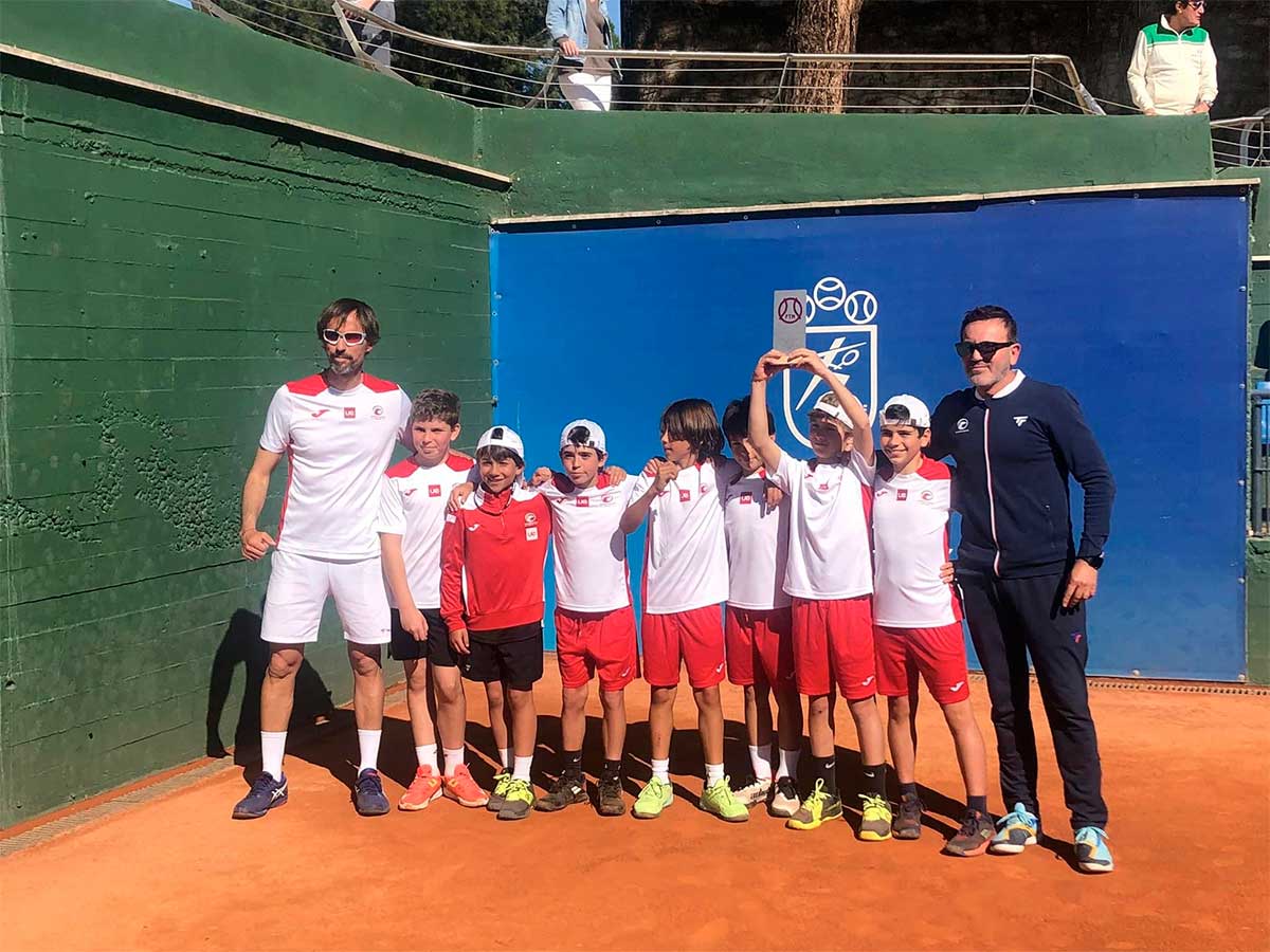 El equipo de alevines de la Universidad Europea es campeón de Madrid por equipos en 1ª división El equipo de alevines de la Universidad Europea es campeón de Madrid por equipos en 1ª división