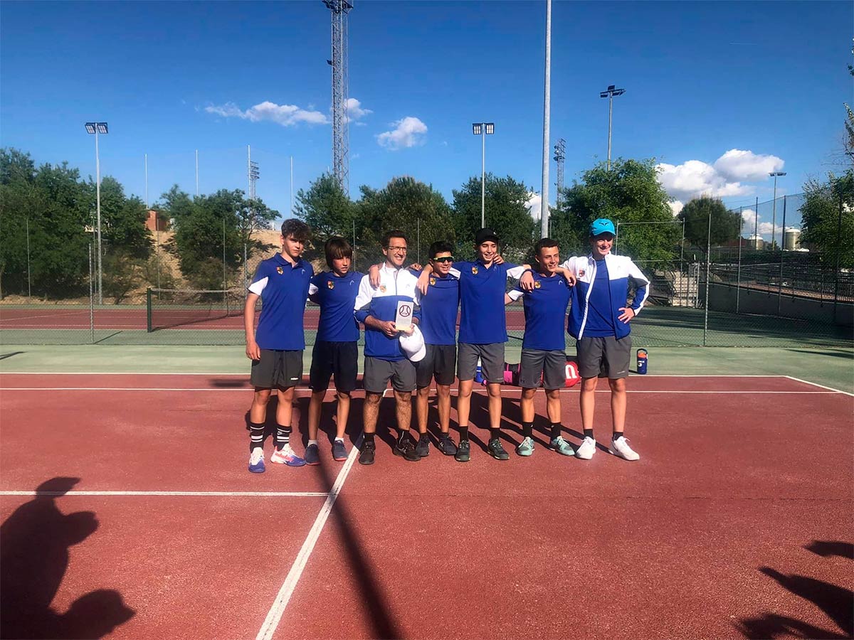 El equipo infantil de la Universidad Europea es campeón de Madrid 2023 por equipos en 1ª división