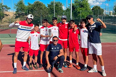 El equipo infantil masculino de la EU Campeón de Madrid en 1ª división