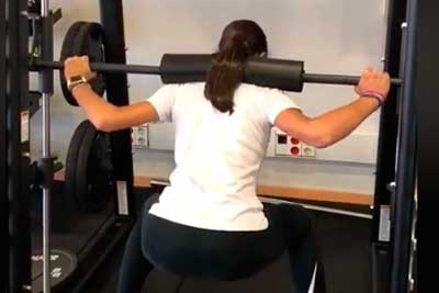 Semi sentadilla o 1/2 squat excéntrico para trabajar la explosividad. Entrenamiento del tenis de alto rendimiento